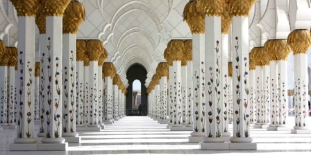 Pedagang Kaki Lima di Makasar Sumbang Rp1 Miliar untuk Masjid